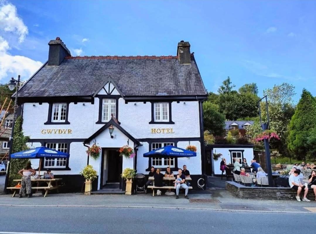 Y Gwydyr Hotel - 多尔威泽兰 外观 照片