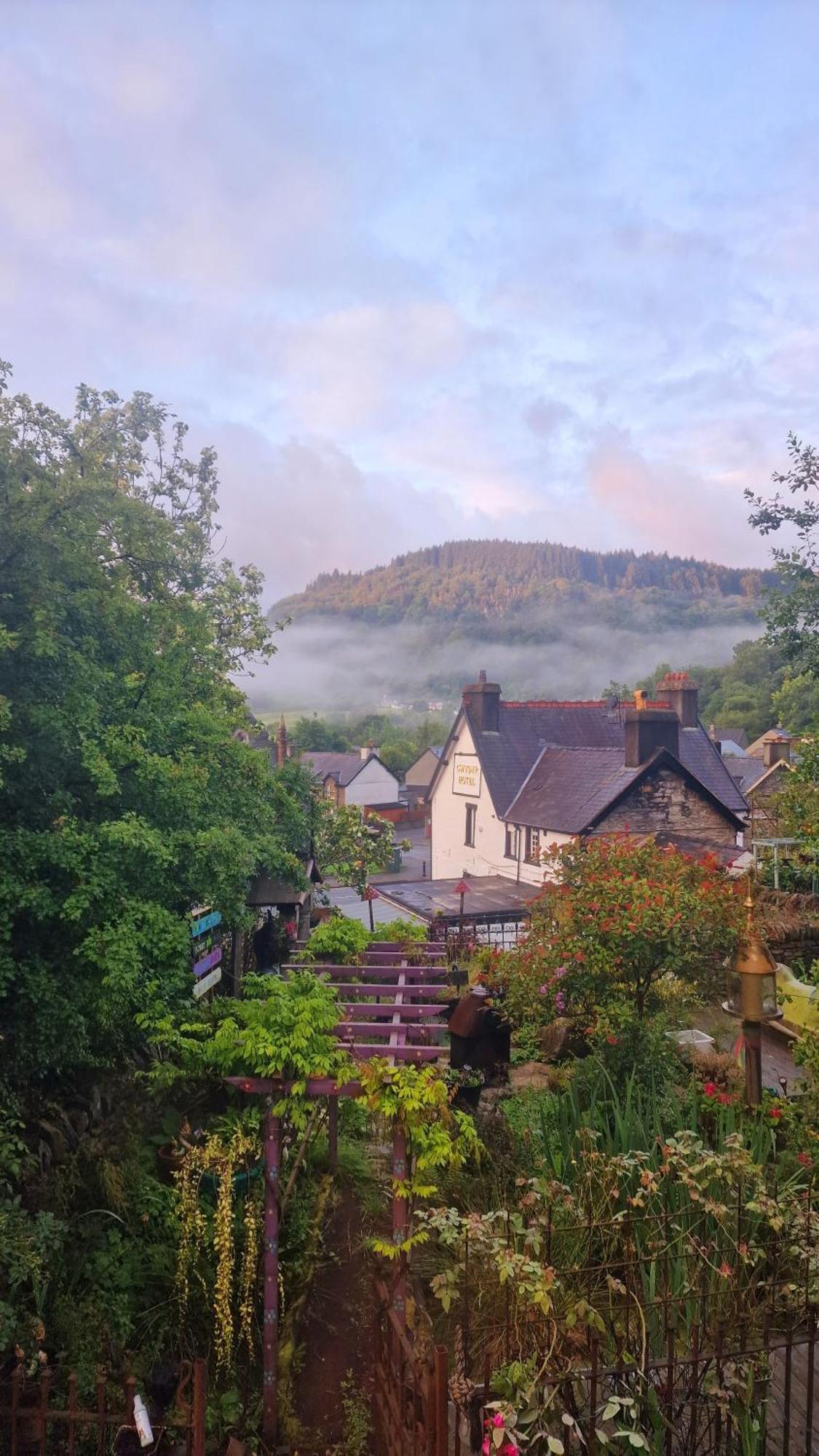 Y Gwydyr Hotel - 多尔威泽兰 外观 照片